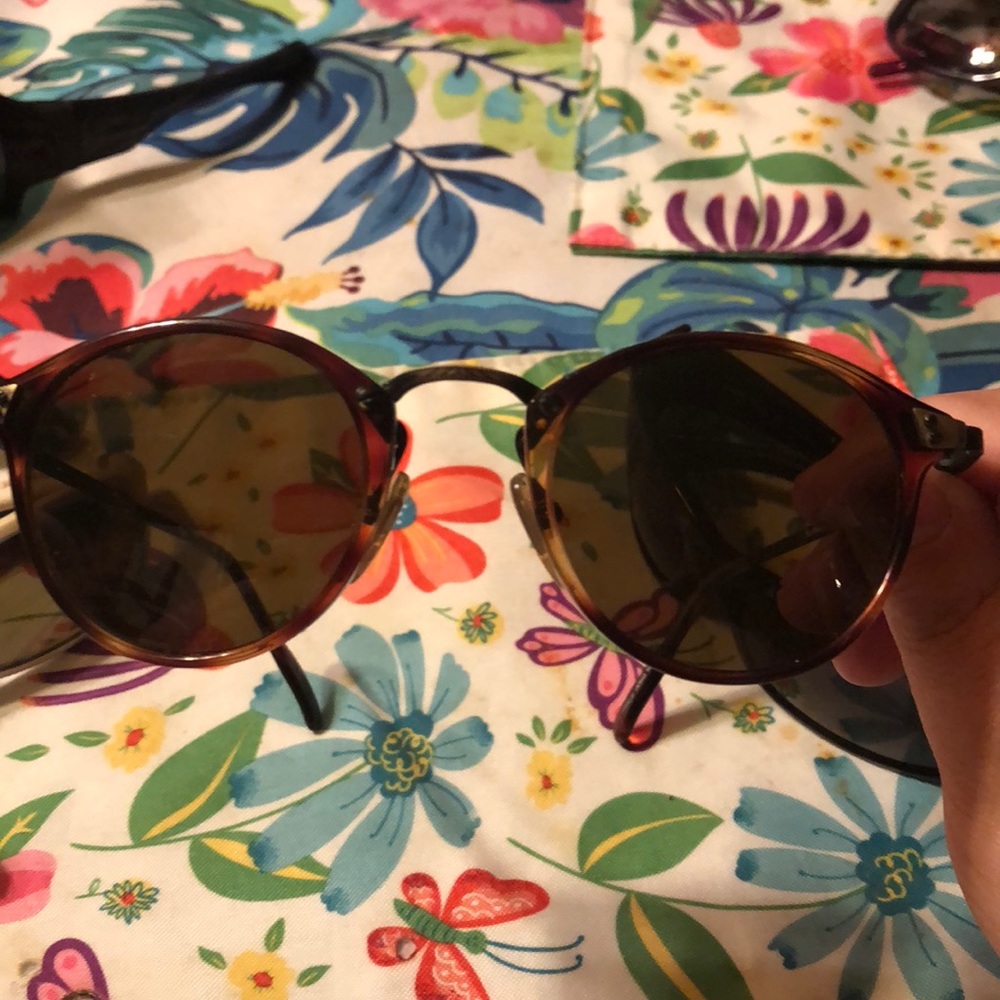 Kenneth Cole sunglasses
